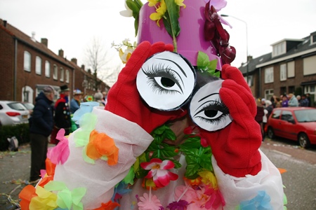 Carnaval Goirle: Agget zuukt dan vèèndet